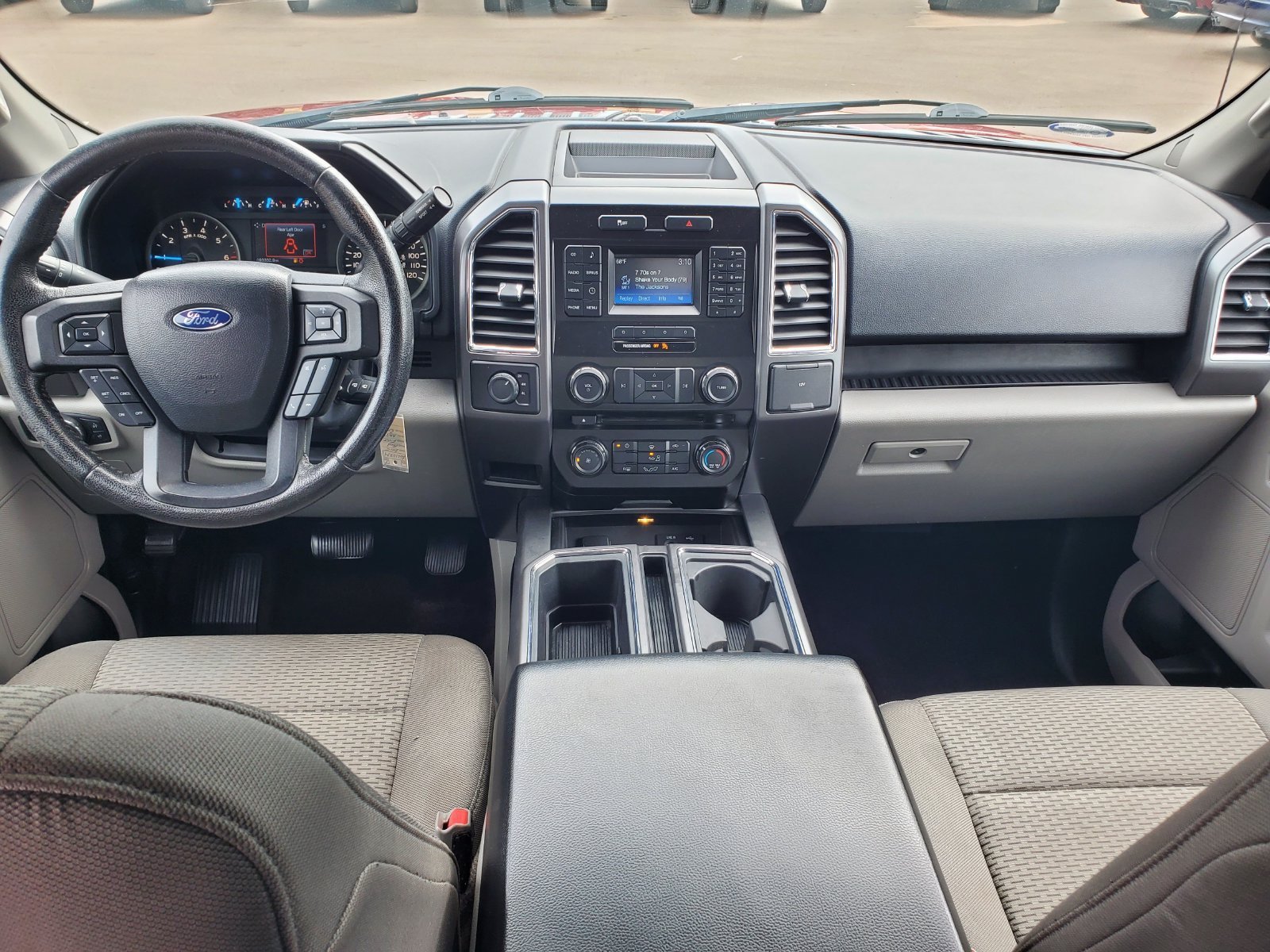 Used 2015 Red Ford XLT image 9