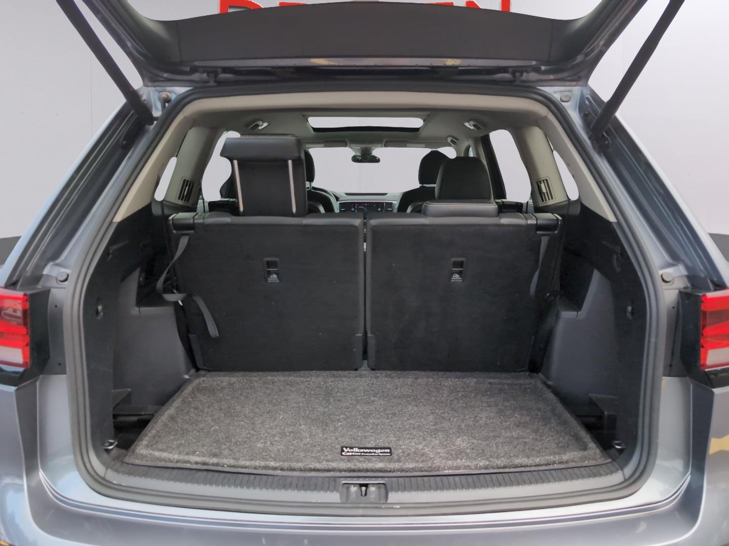 Used 2023 Platinum Gray Metallic Volkswagen 3.6L V6 SEL R-Line Black image 9