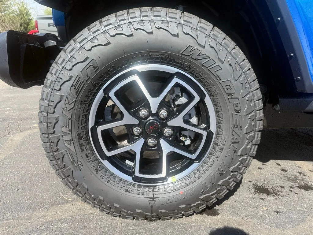 New 2026 Hydro Blue Pearl-Coat Exterior Paint Jeep Rubicon image 8