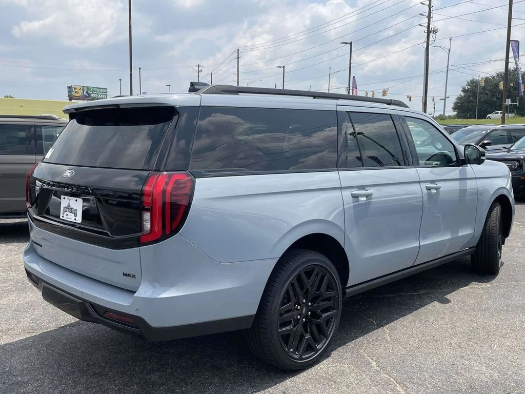 New 2027 Glacier Gray Metallic Tri-Coat Ford Platinum image 3