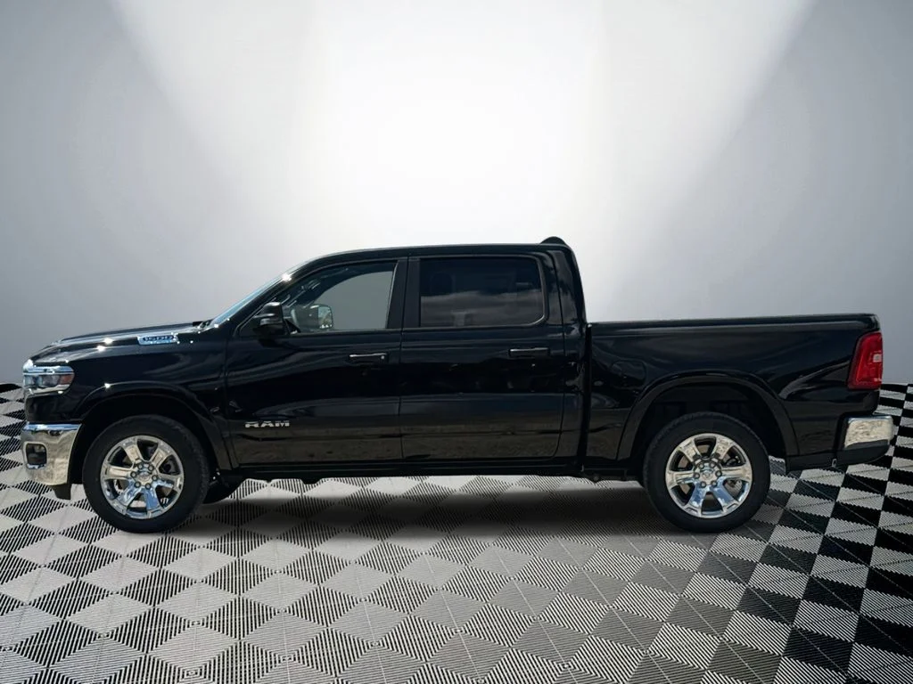 New 2025 Diamond Black Crystal Pearl-Coat Exterior Paint RAM Big Horn/Lone Star image 2