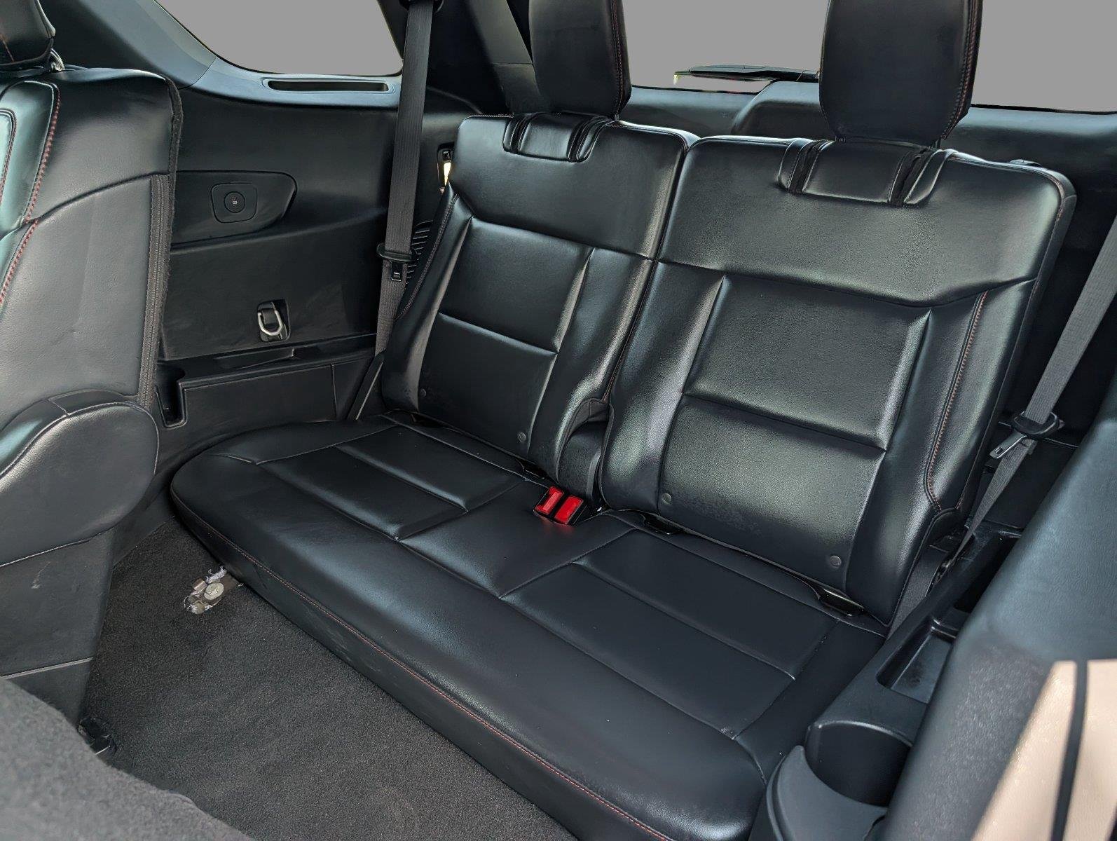 Used 2025 Carbonized Gray Ford ST-Line image 29