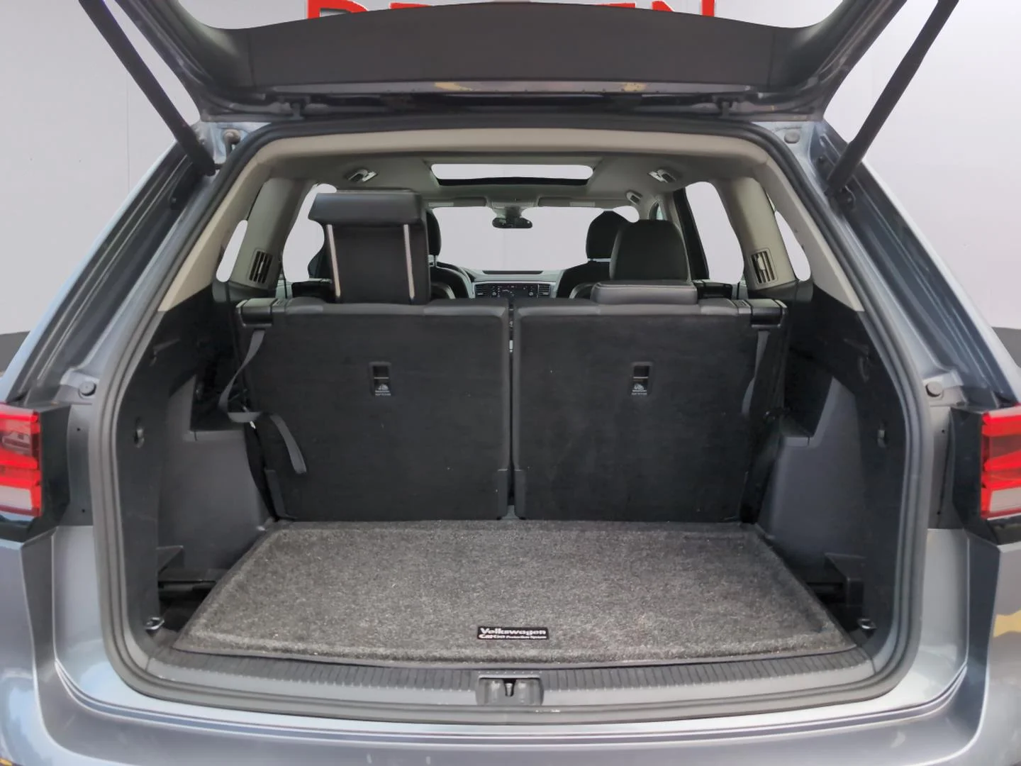 Used 2023 Platinum Gray Metallic Volkswagen 3.6L V6 SEL R-Line Black image 9