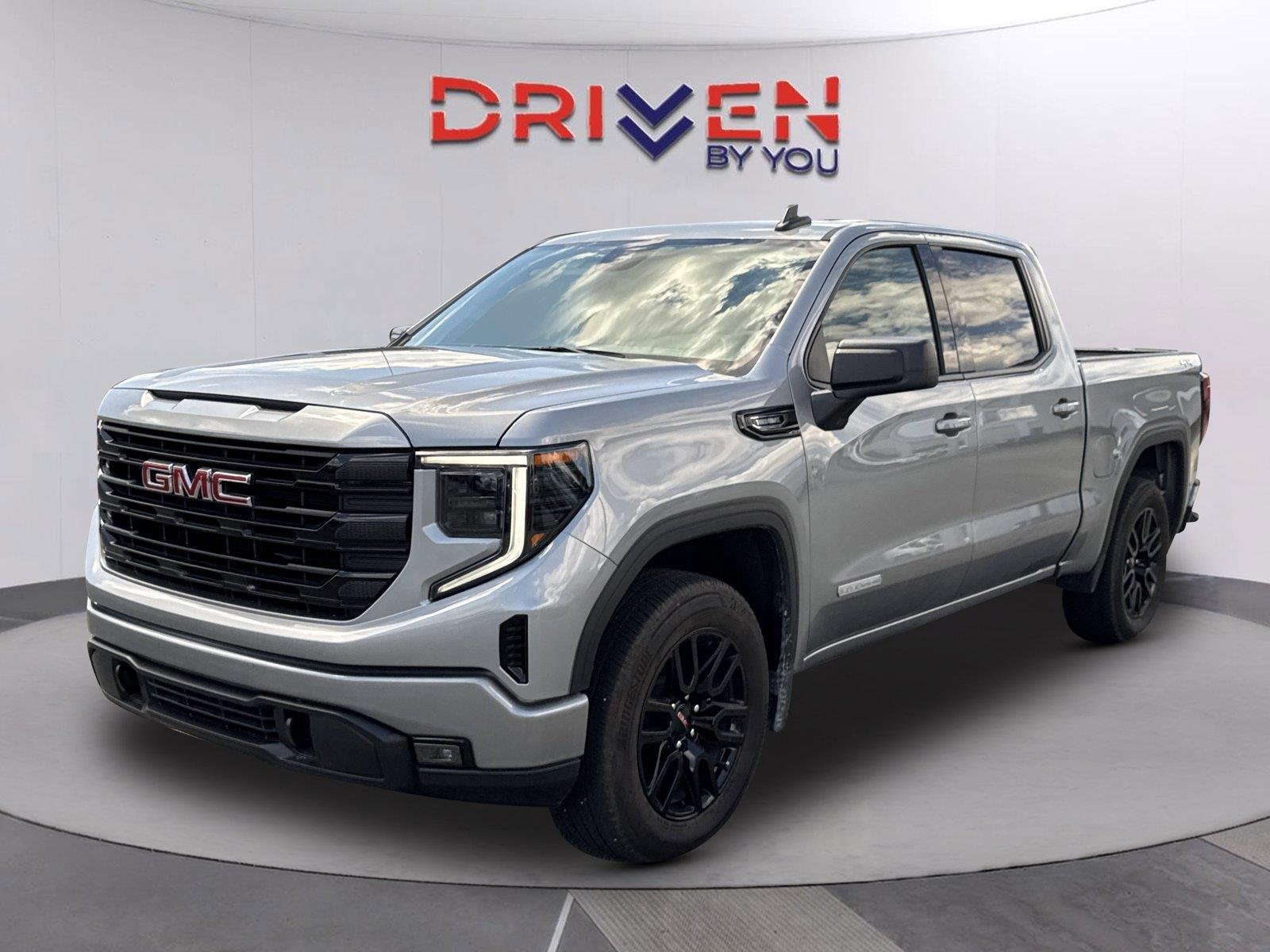 Used 2026 Sterling Metallic GMC Elevation image 8