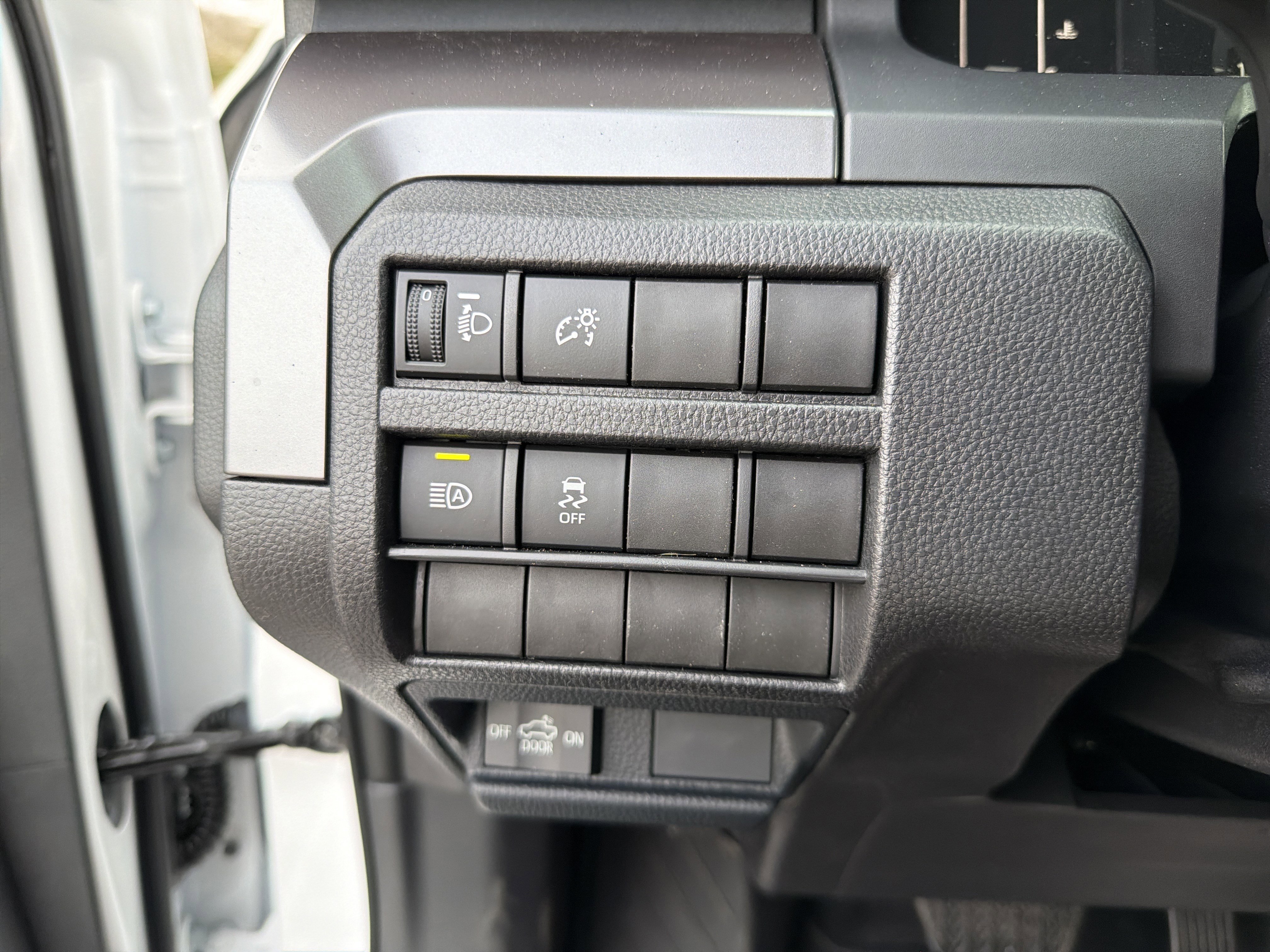 2026 Toyota Tacoma SR5 - Photo 18