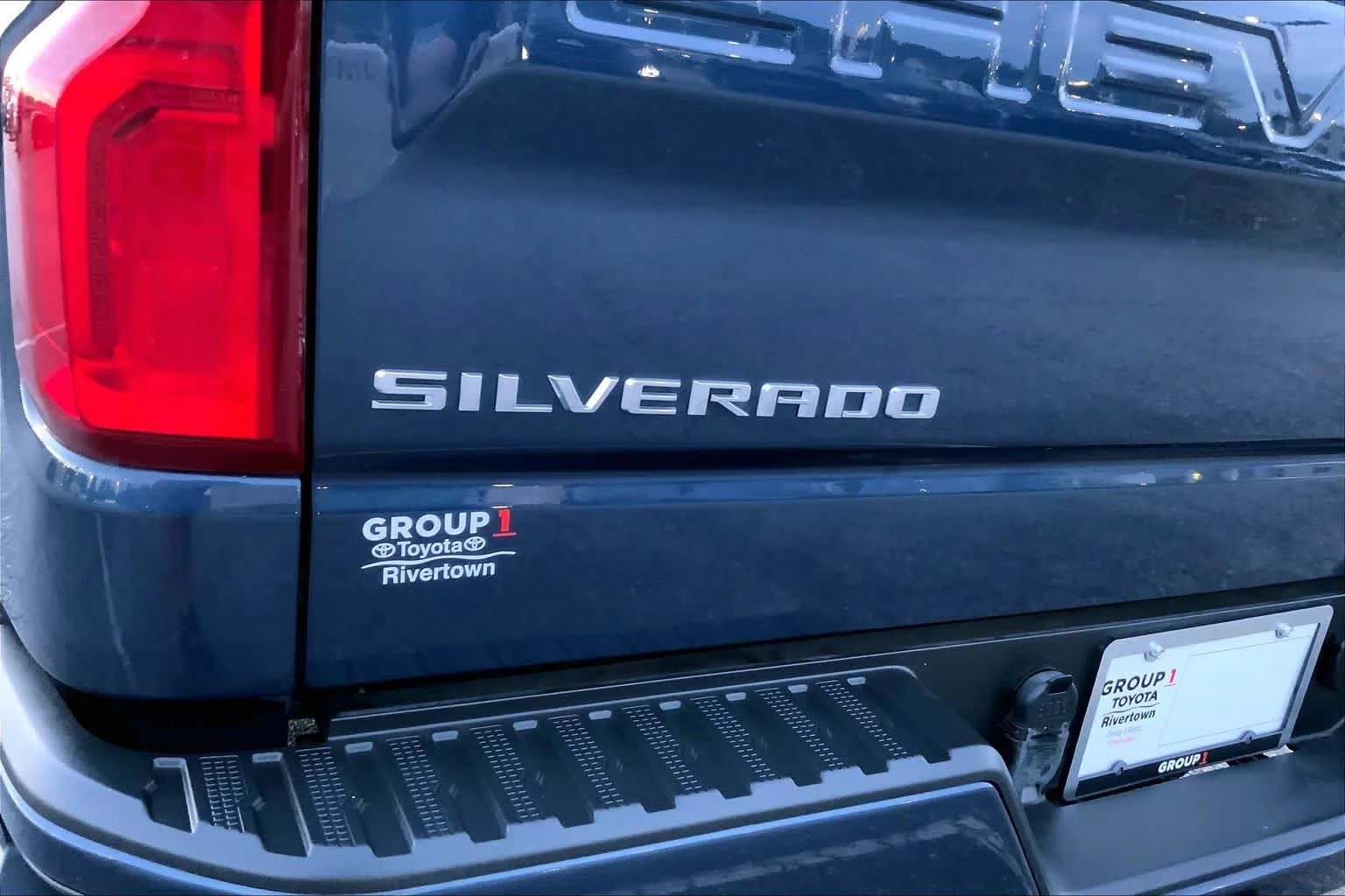 Used 2019 Northsky Blue Metallic Chevrolet RST image 9