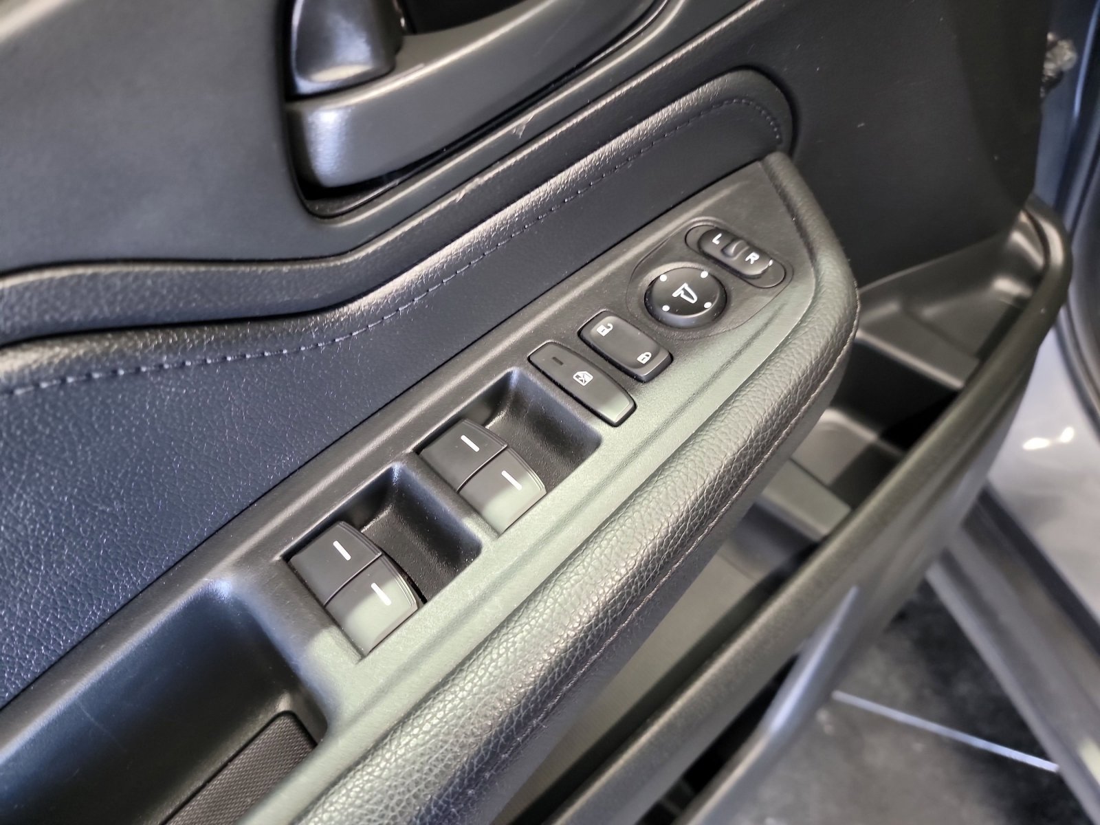 2024 Honda Odyssey EX-L - Photo 14