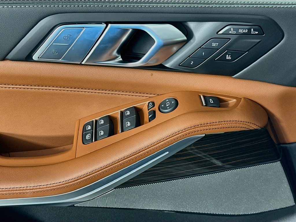 New 2027 Brooklyn Grey Metallic BMW xDrive40i image 20