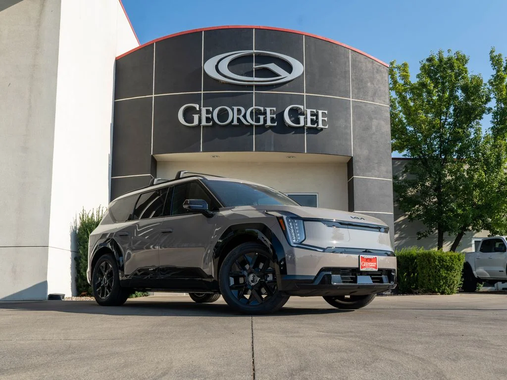 ヨサ　ケープ/ チタンエッジケープ Kia EV9 SUV in Liberty Lake, WA | George Gee Kia Spokane