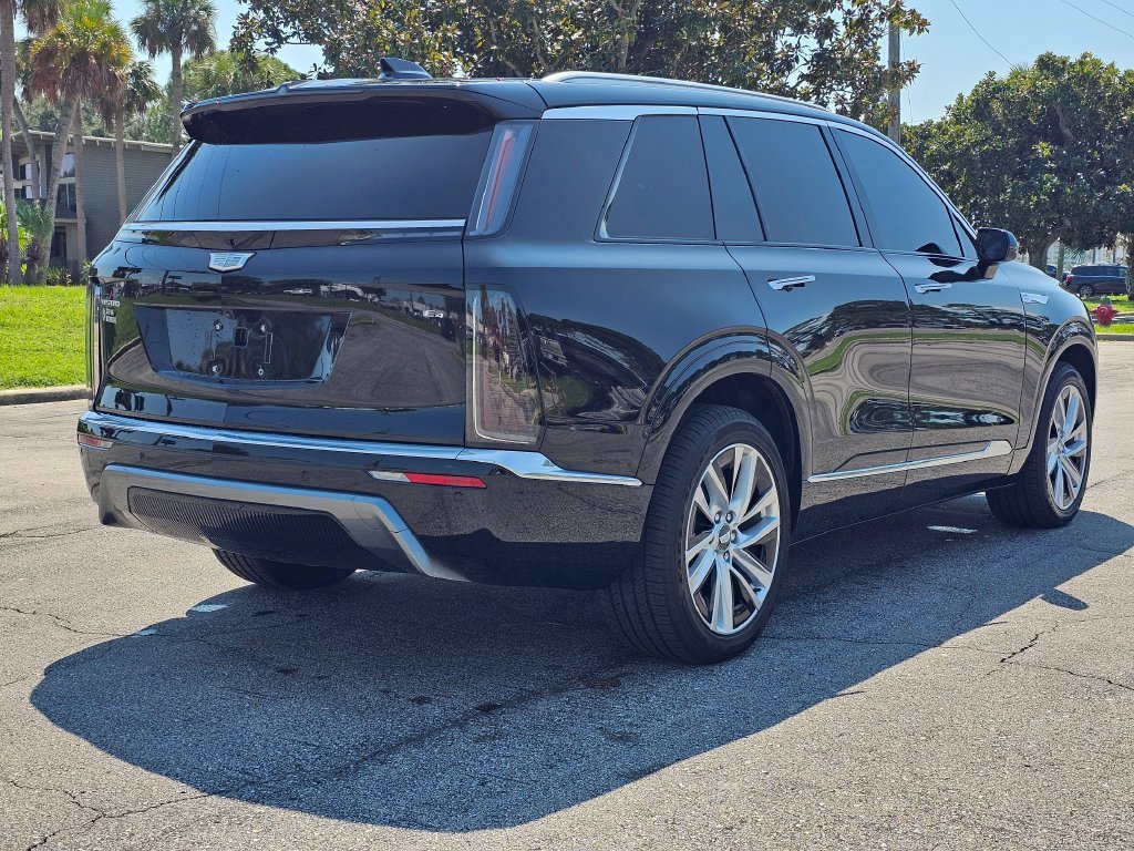 Used 2027 Stellar Black Metallic Cadillac Luxury image 6