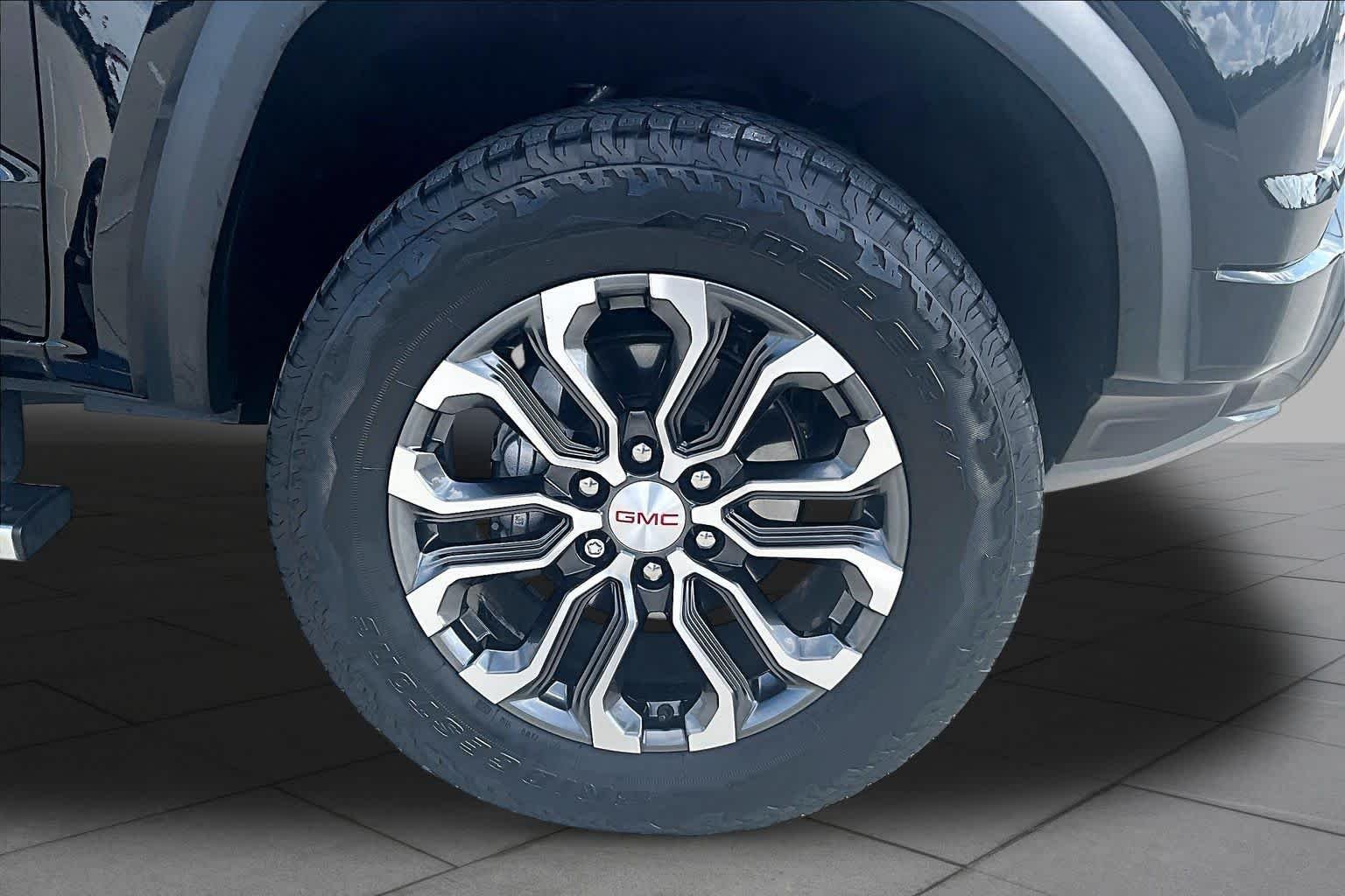 2023 GMC Canyon Denali - Photo 19
