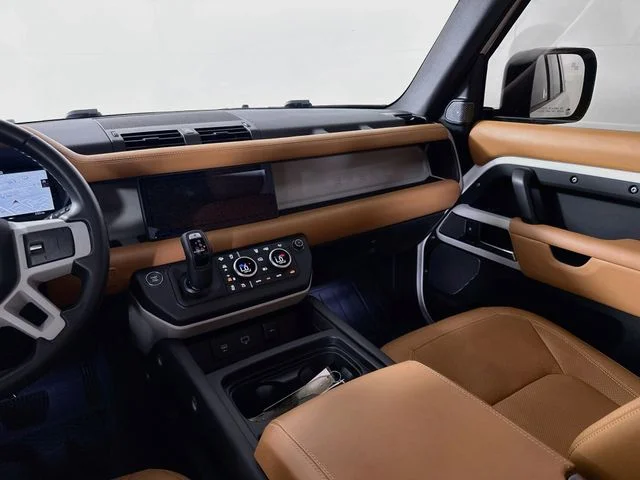 Certified Used 2024 White Land Rover S image 26