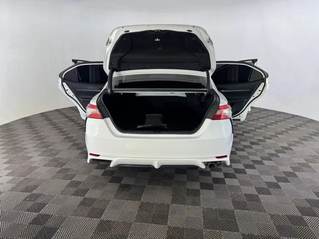 Used 2020 White Toyota SE image 15
