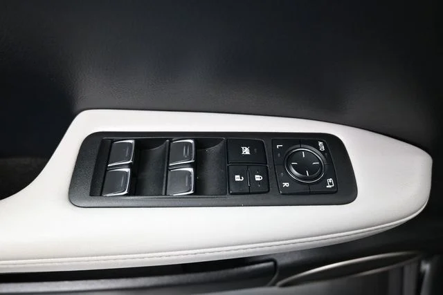 Used 2020 Black Lexus 350 image 27