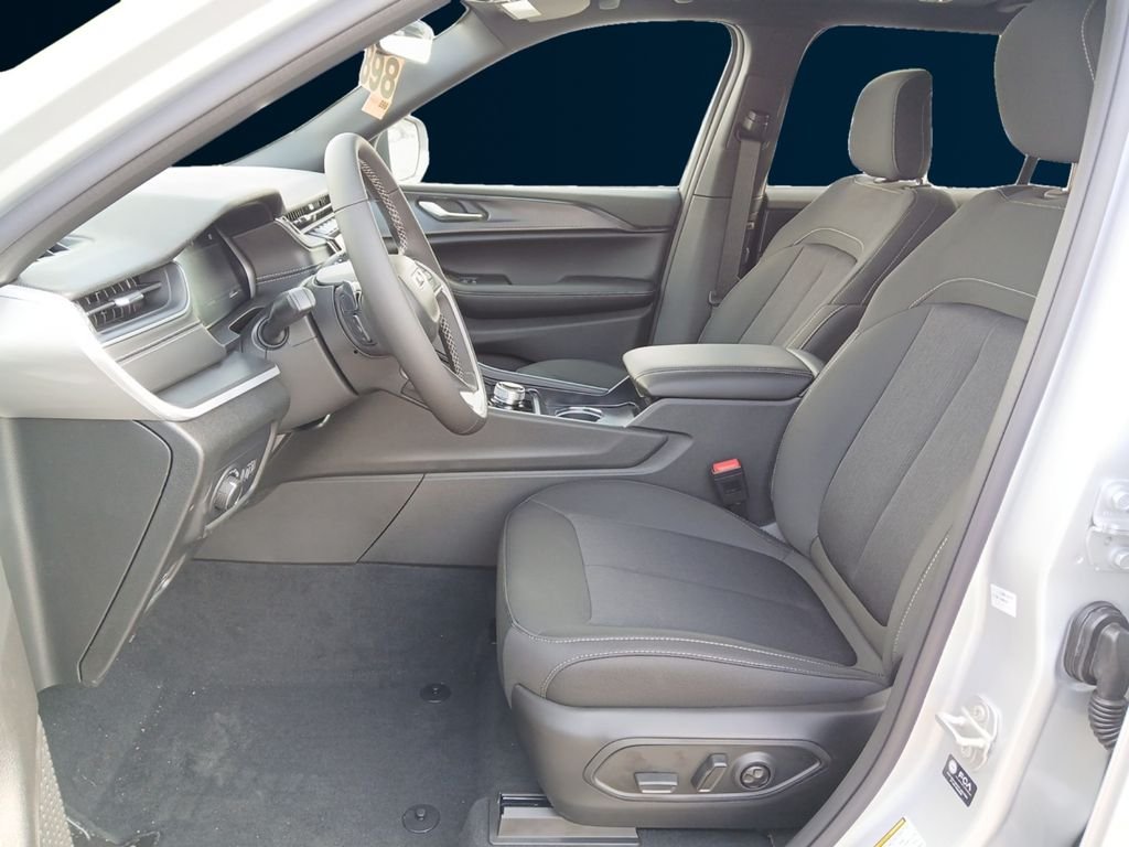 New 2026 Silver Zynith Exterior Paint Jeep Laredo image 10