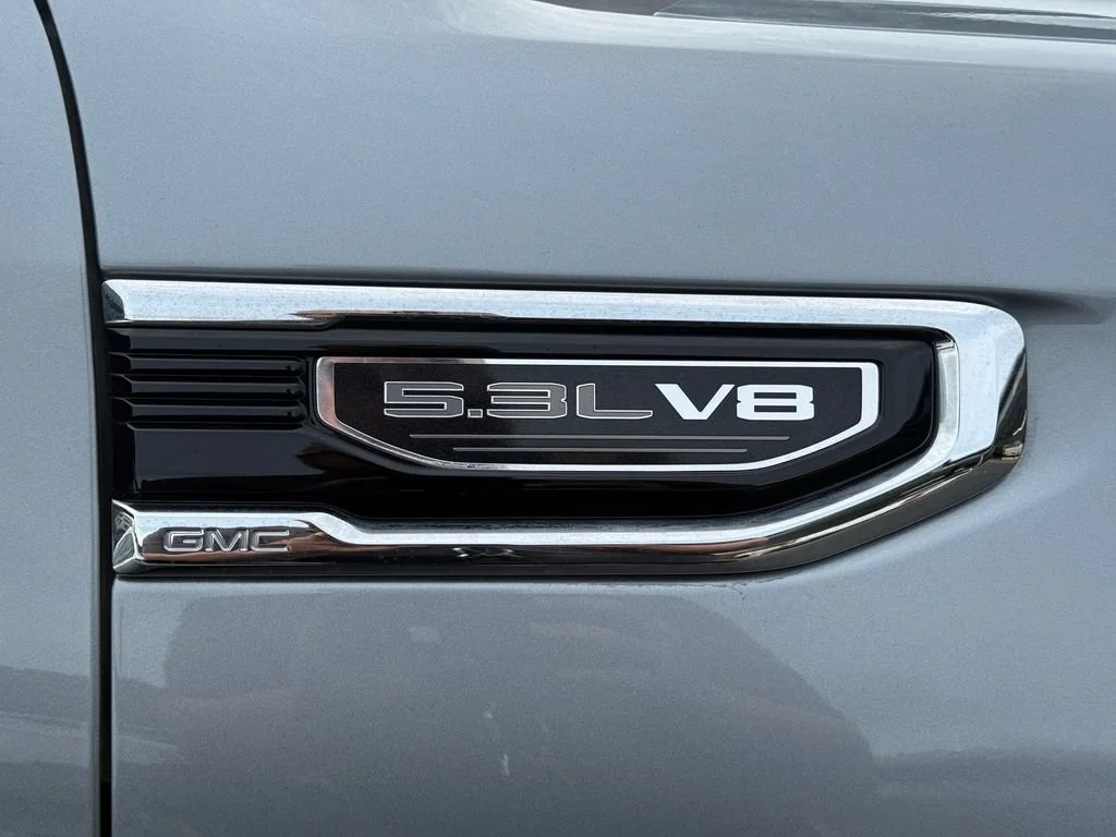 Used 2025 Sterling Metallic GMC SLT image 15