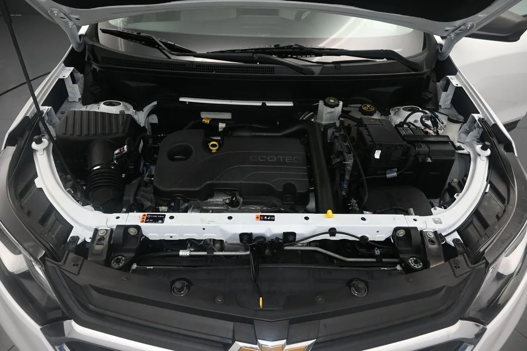 Used 2021 Summit White Chevrolet LS image 16