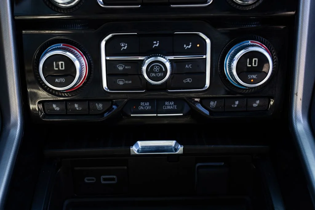 Used 2024 White GMC Denali image 18