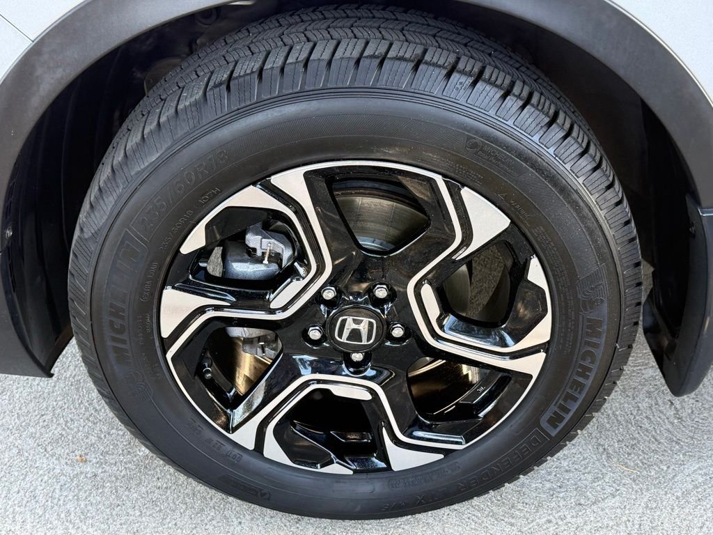 Used 2018 Lunar Silver Metallic Honda Touring image 11