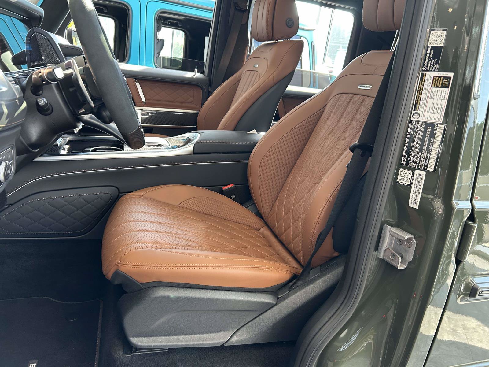 New 2027 MANUFAKTUR customer request glossy paint finish Mercedes-Benz AMG® G 63 SUV image 25