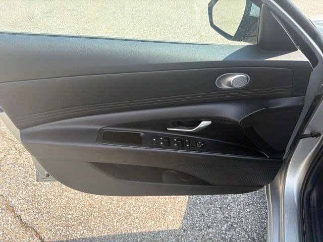 Used 2023 Shimmering Silver Pearl Hyundai SEL image 11