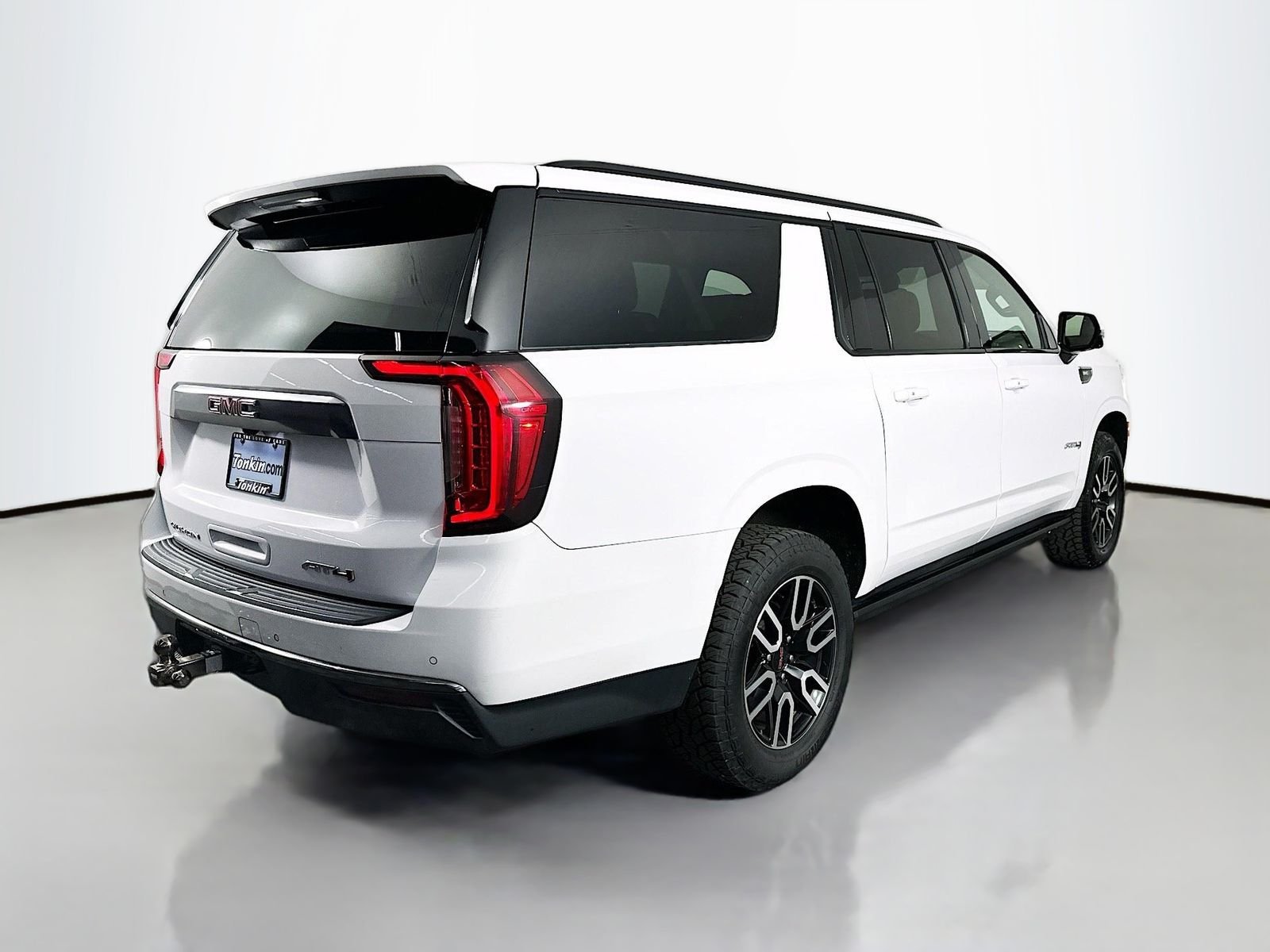 Used 2021 Summit White GMC AT4 image 11