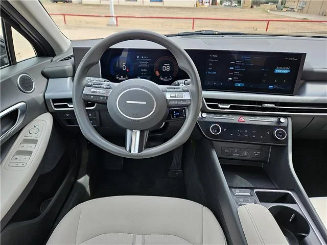 Used 2025 Black Hyundai SEL image 8