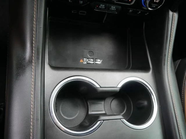 2022 GMC Yukon AT4 - Photo 24