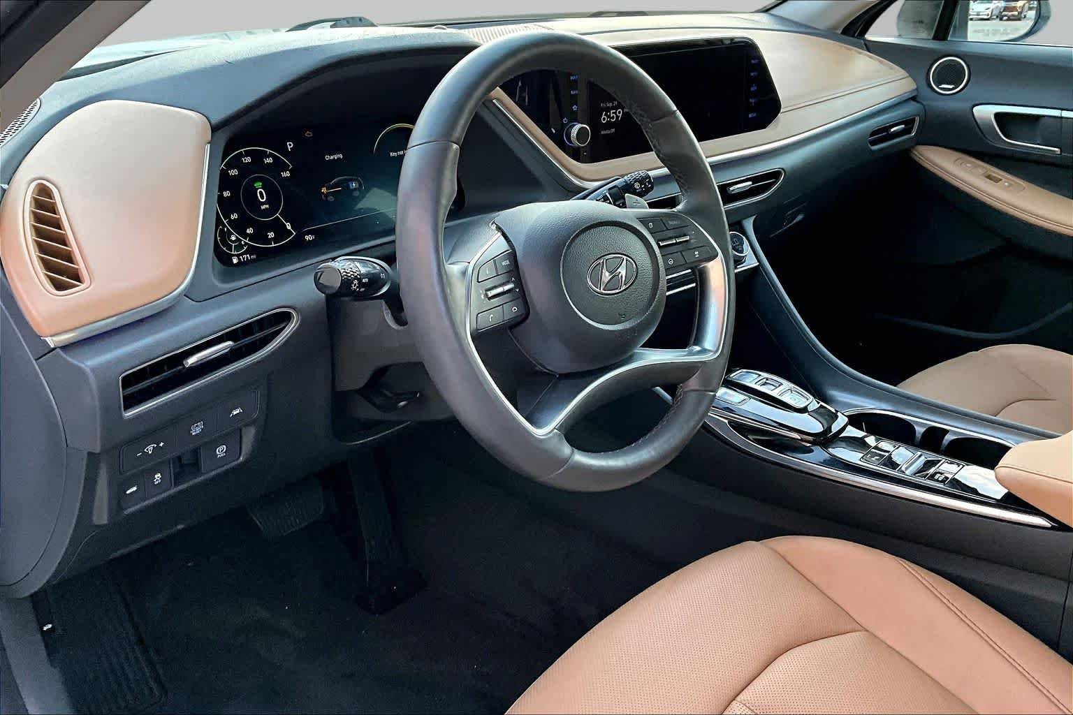 Used 2021 Hyper White Hyundai Limited image 14