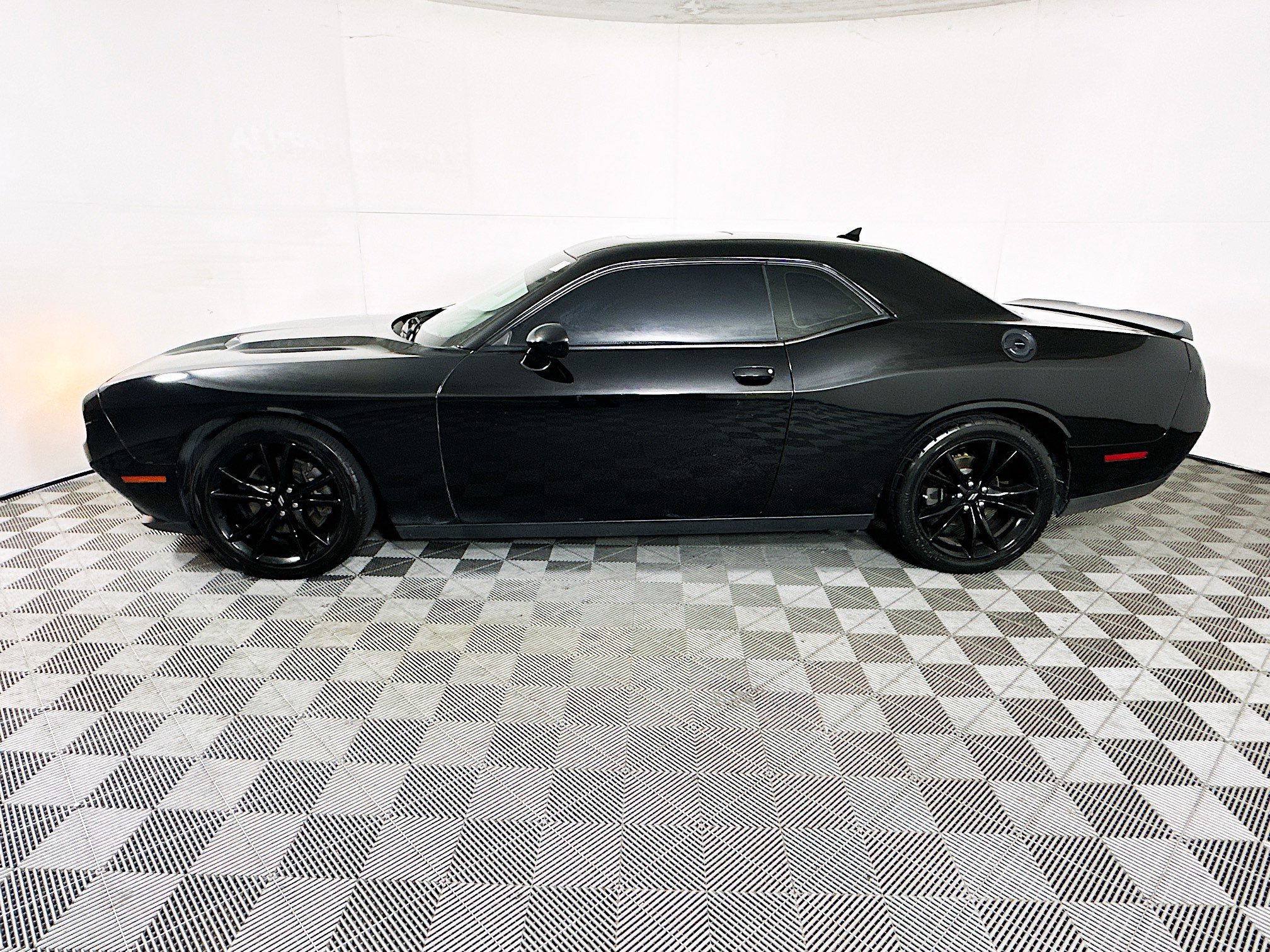 2018 Dodge Challenger thumbnail 8