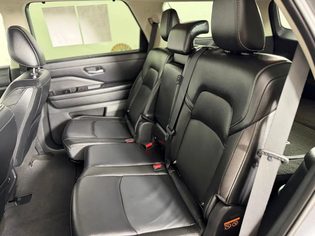 Used 2023 Gun Metallic Nissan SL image 15