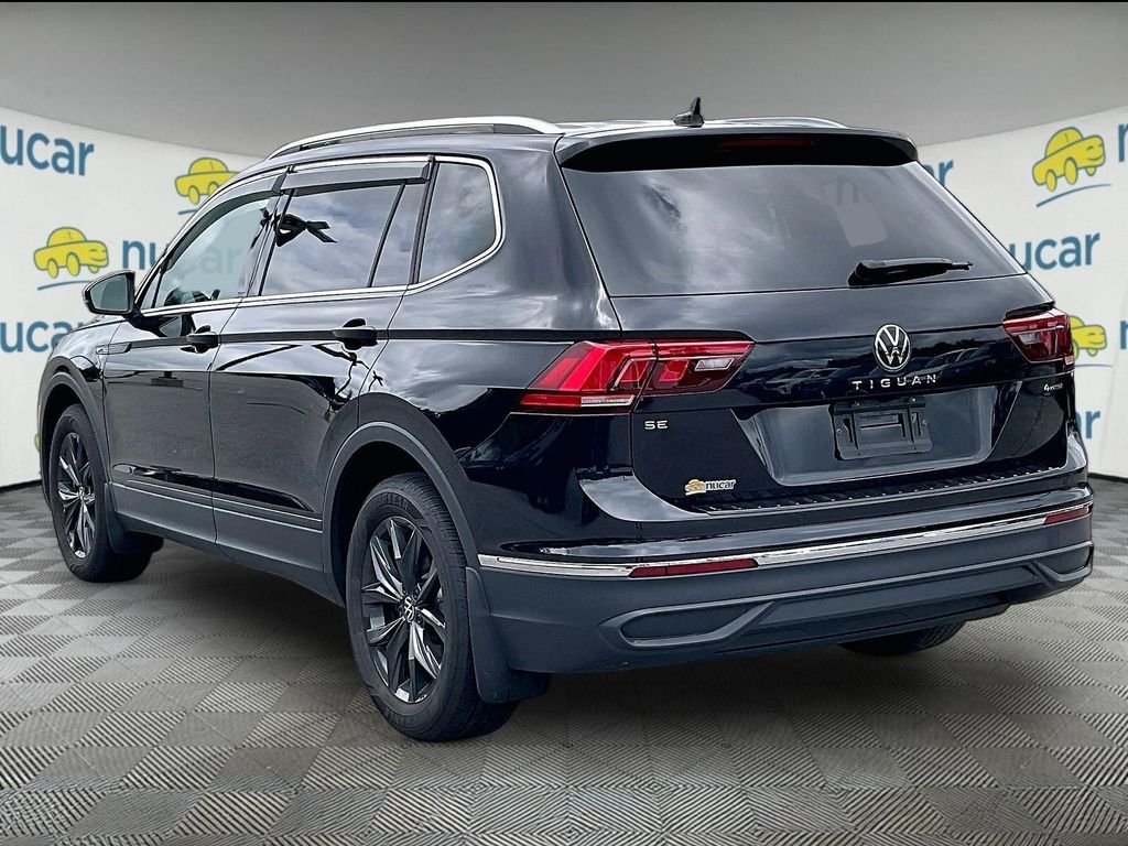 Used 2024 Deep Black Pearl Volkswagen 2.0T SE image 4