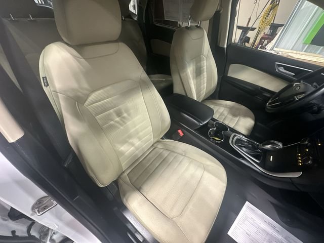 Used 2018 White Ford SEL image 32