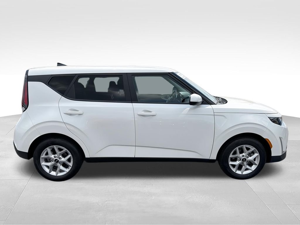 2025 Kia Soul LX - Photo 9