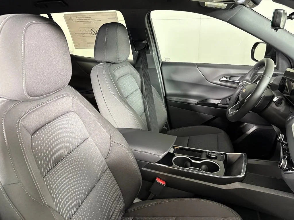 2027 Chevrolet Equinox LT - Photo 21