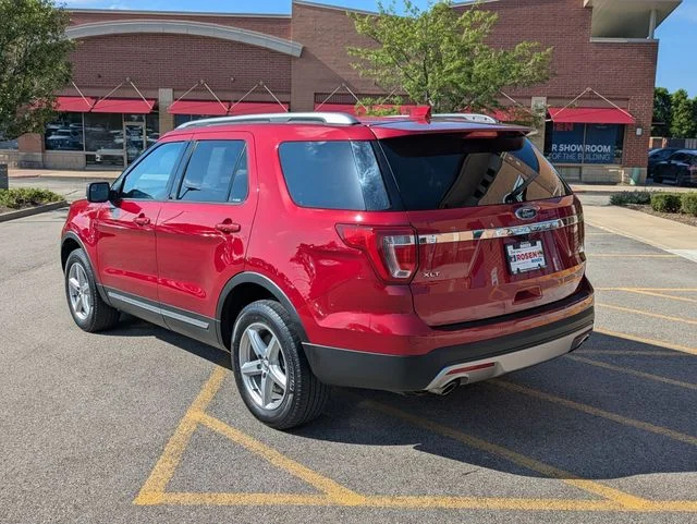 Used 2017 Red Ford XLT image 5