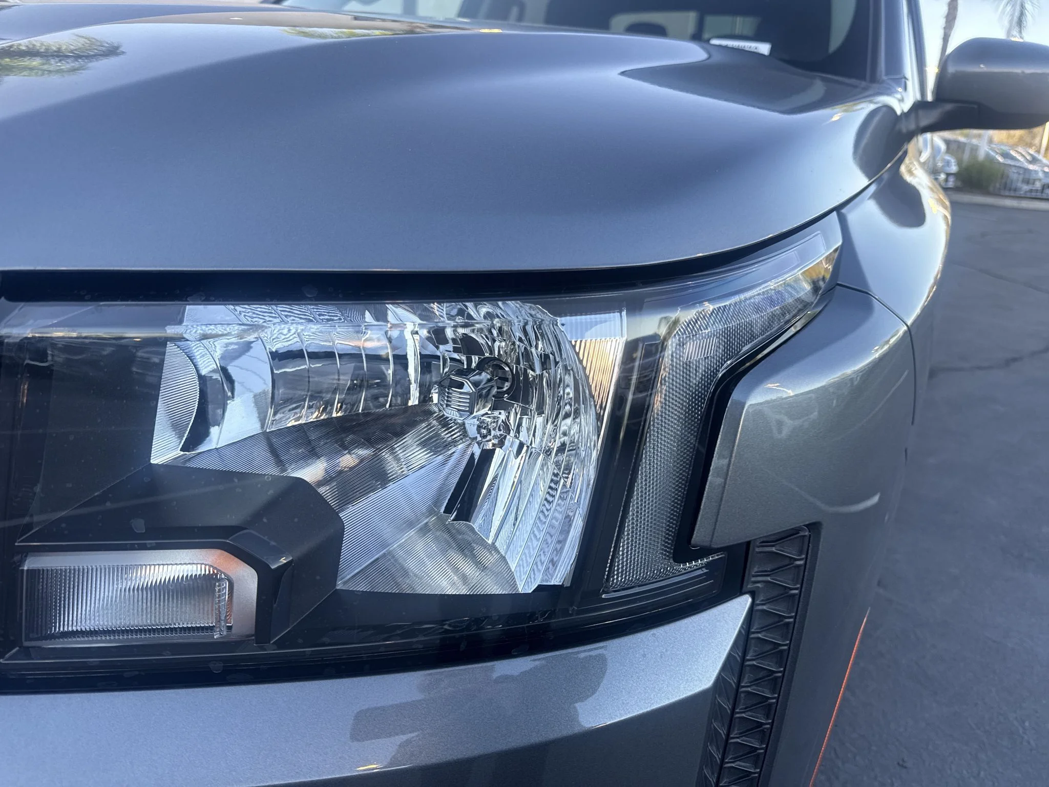 Used 2025 GUN METALLIC Nissan SV image 4