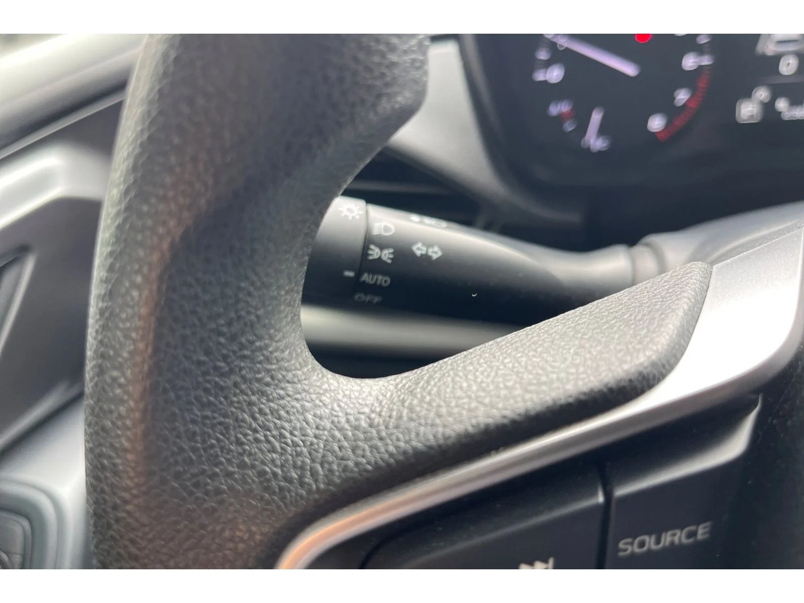 Used 2024 CRYSTAL BLACK SIL Subaru Base image 33