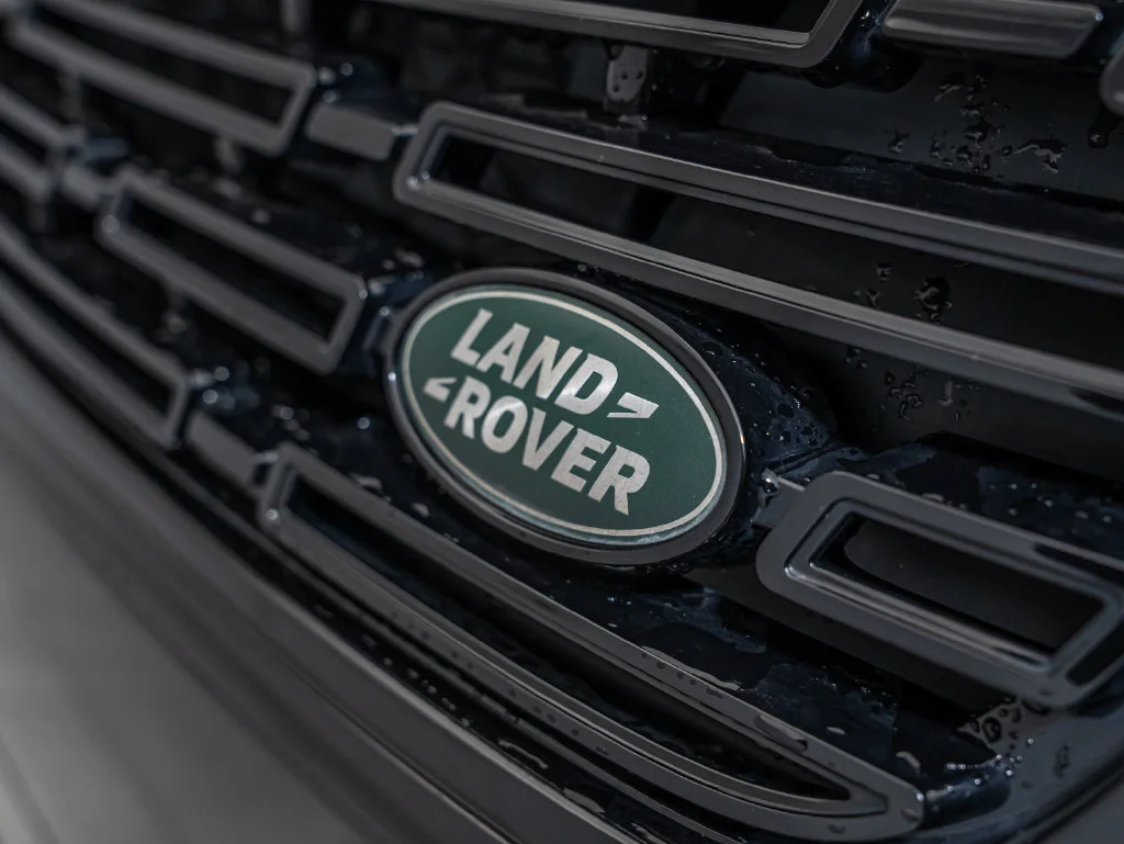 Used 2024 Santorini Black Metallic Land Rover Dynamic SE image 3