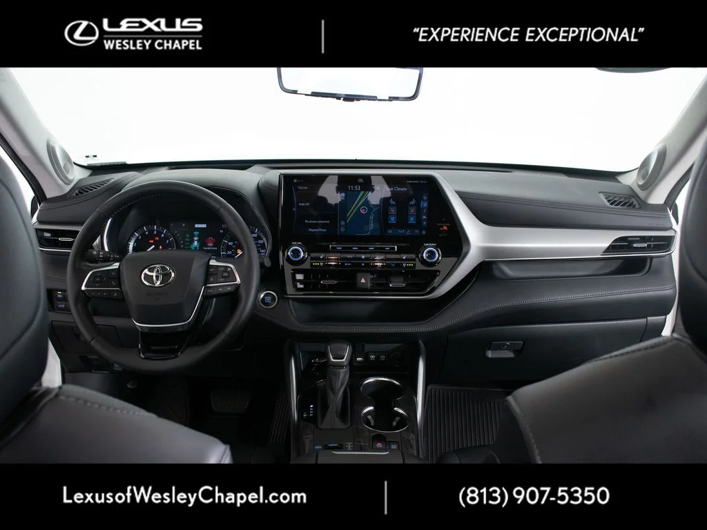 Used 2020 White Toyota Platinum image 11