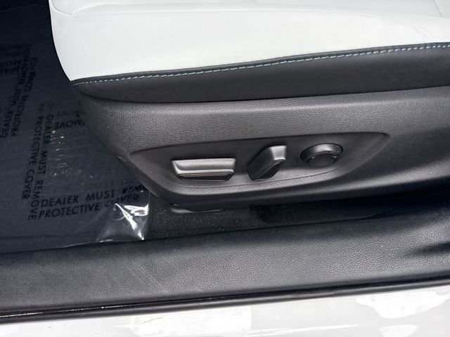 2022 Toyota Prius XLE - Photo 12