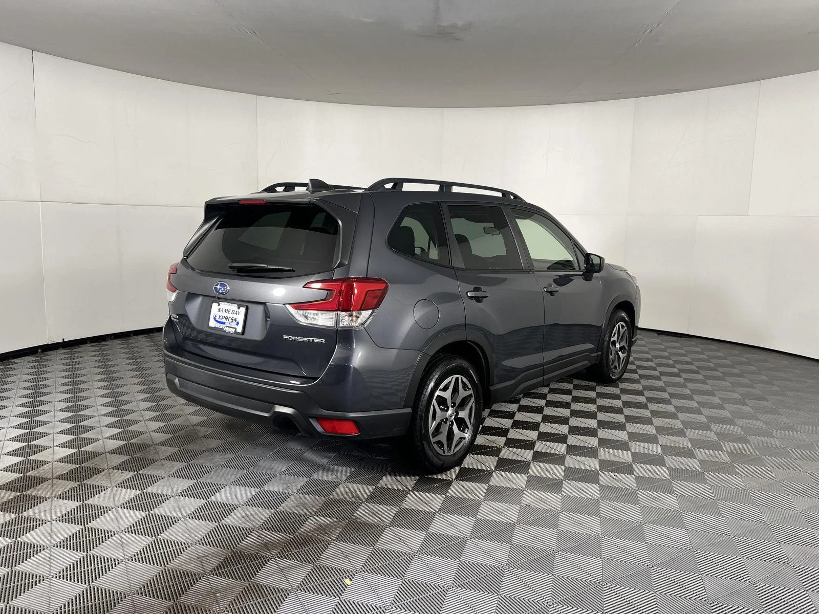 Used 2022 Magnetite Gray Metallic Subaru Premium image 27