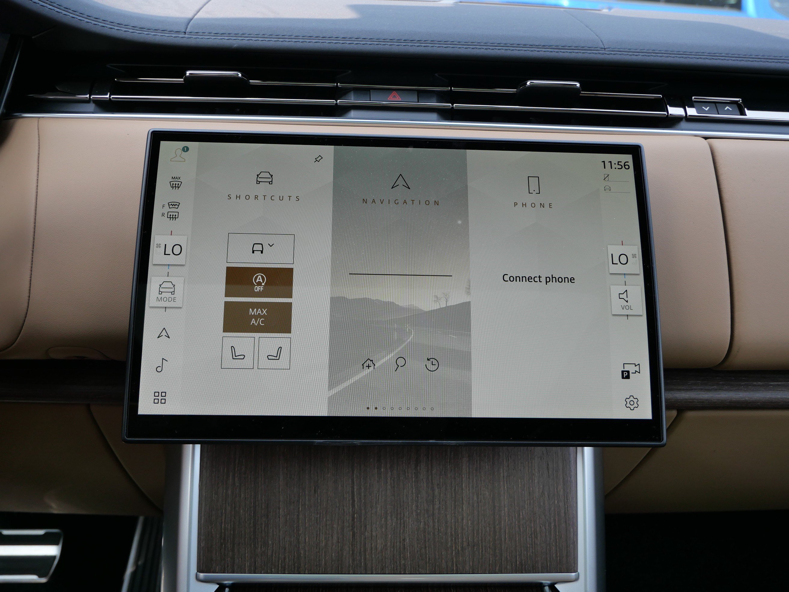 New 2026 Charente Grey LAND ROVER SE image 8
