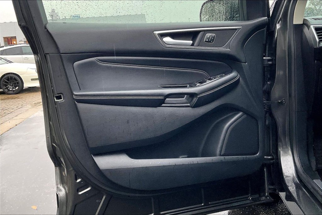 Used 2016 Gray Ford Titanium image 23