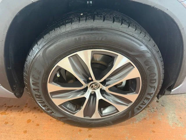 Used 2021 Gray Toyota XLE image 8