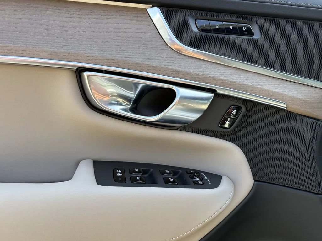 New 2026 Crystal White Volvo Core image 11