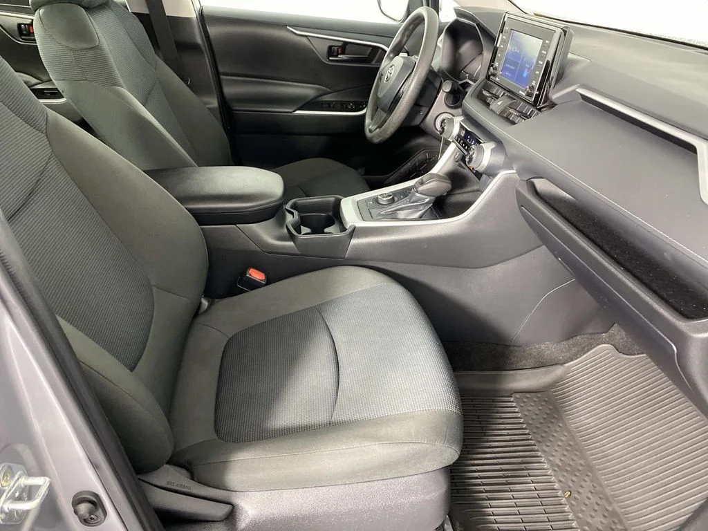 Used 2021 Silver Toyota LE image 11