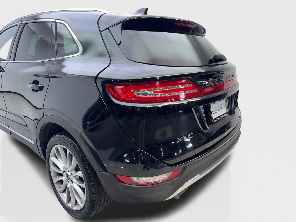 Used 2017 Black Lincoln Reserve image 21