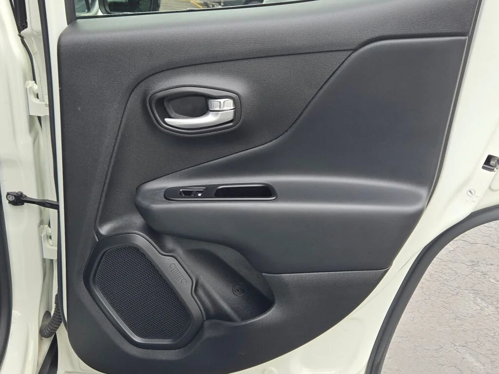 Used 2023 White Jeep Limited image 11