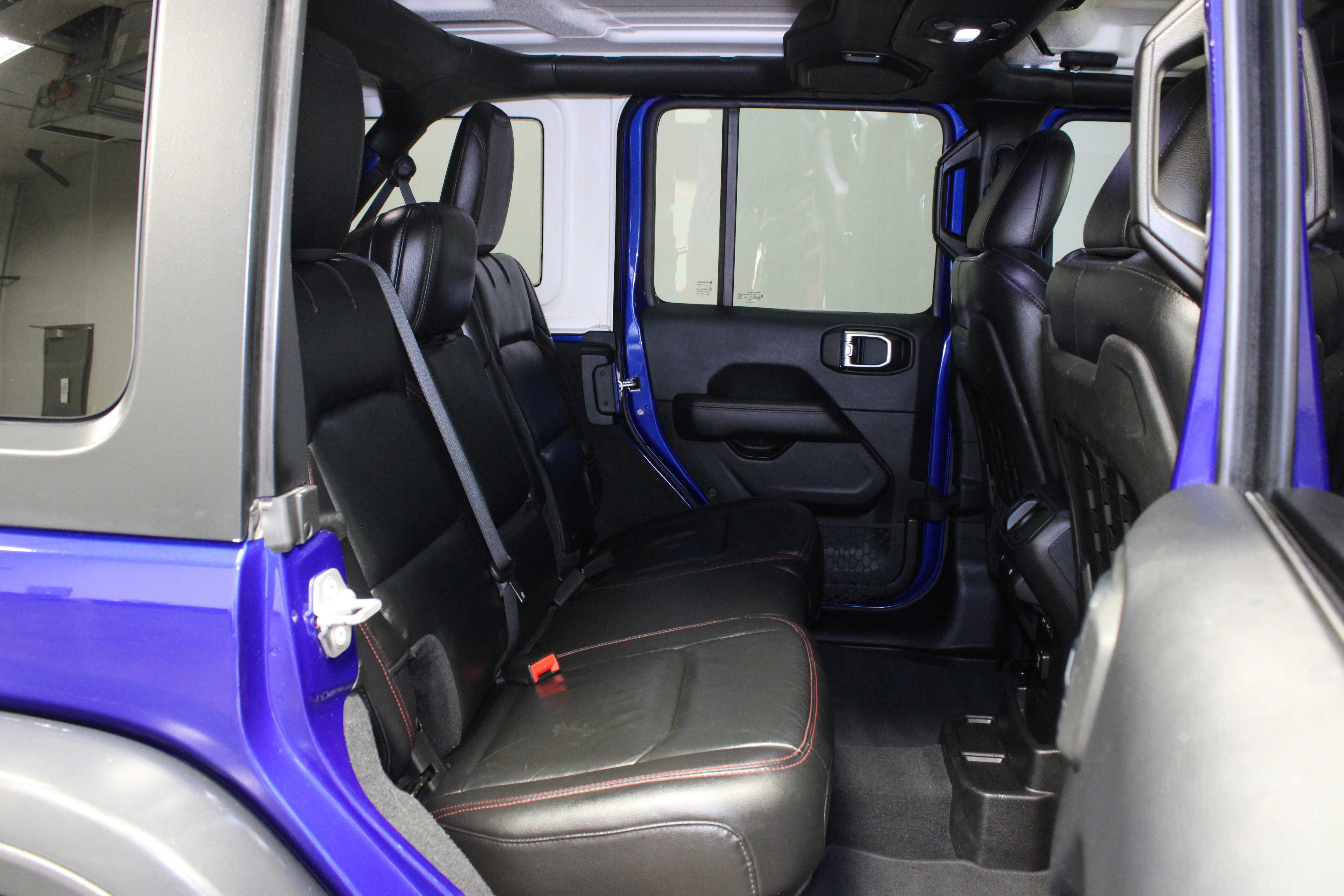 Used 2018 Ocean Blue Metallic Clearcoat Jeep Rubicon image 17